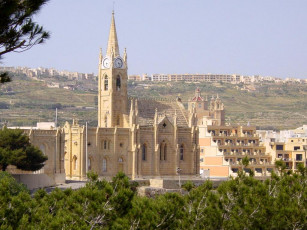 Картинка города католические соборы костелы аббатства