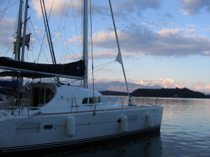 Картинка корабли Яхты вода яхта сумерки