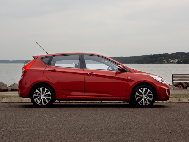 Обои картинки фото автомобили, hyundai, 2013, красный, rb, sr, accent
