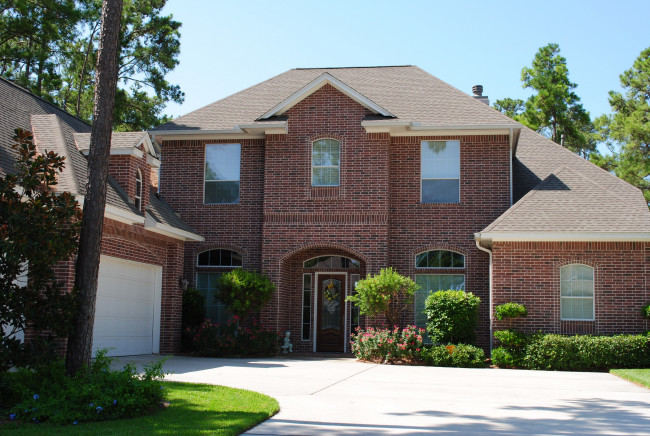 Обои картинки фото города, - здания,  дома, дома, ландшафт, деревья, клумбы