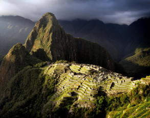 Картинка города -+исторические +архитектурные+памятники горы свет древний город тучи небо руины мачу-пикчу перу горный хребт высота 2450 метров над уровнем моря