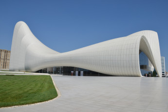 Картинка города баку+ азербайджан heydar aliyev center
