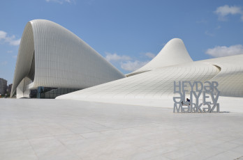 Картинка города баку+ азербайджан heydar aliyev center