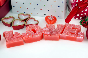 Картинка праздничные день+святого+валентина +сердечки +любовь свечи надпись сердечки