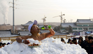 обоя юмор и приколы, мужчина, пиво, сугроб