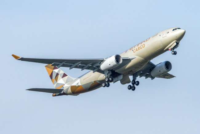 Обои картинки фото airbus a330-243f, авиация, пассажирские самолёты, авиалайнер