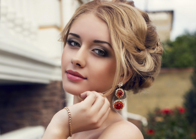 Обои картинки фото анна шкуренкова, девушки, -unsort , лица,  портреты, серьги, блондинка, лицо, анна, шкуренкова, браслет