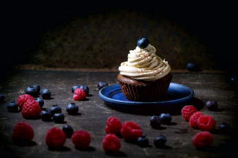 Картинка еда пирожные +кексы +печенье малина капкейк кекс черника