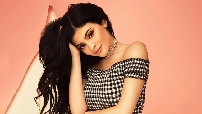 Обои картинки фото kylie jenner 2020, девушки, kylie jenner, кайли, дженнер, модель, бизнес, леди, светская, личность, медийная, фотосессия, 2020, года