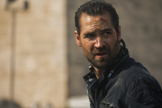 Обои картинки фото 6 underground , 2019, кино фильмы, 6 underground, manuel, garcia, rulfo, призрачная, шестерка, боевик, кадры, из, фильма, three, автор, фотo, сourtesy, of, netflix, источник, christian, black