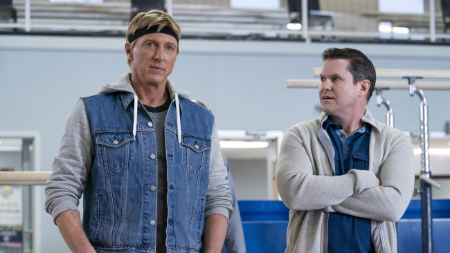 Обои картинки фото cobra kai , сериал 2018 – , кино фильмы, сериал, johnny, lawrence, william, zabka, cobra, kai, кадры, фильм, комедия, спорт, боевик, драма