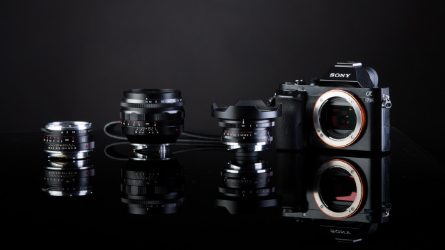 Обои картинки фото бренды, sony, камера, фон, макро