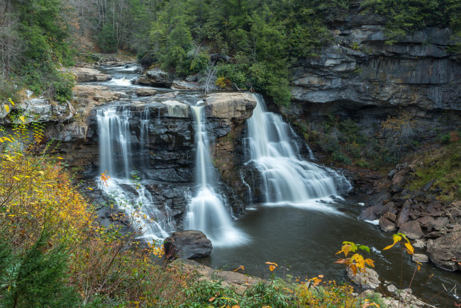 Обои картинки фото природа, водопады, водопад, река, лес