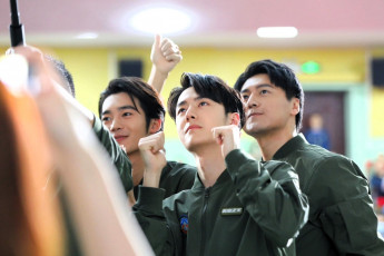 Картинка кино+фильмы born+to+fly пилоты форма