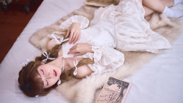 Картинка девушка+-+girl девушки -+азиатки девушка женщина шатенка темноволосая сексуальная модель звезда позирует разная обувь верхняя стильная одежда нижнее эротическое бельё трусы лифчик колготки чулки аксессуары макияж и множество элементов на фотографии