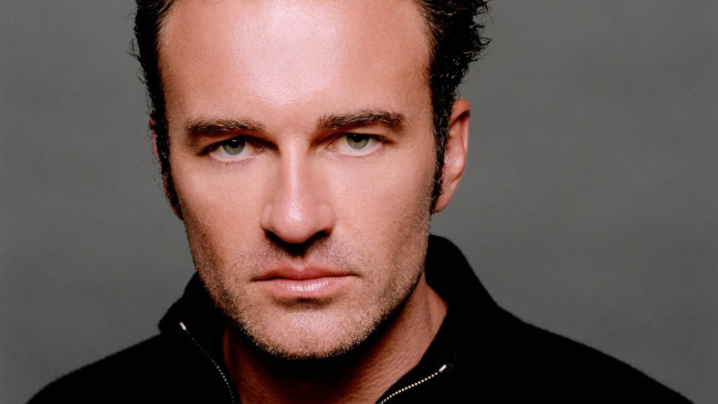 Обои картинки фото девушка - girl, девушки, - брюнетки,  шатенки, девушка, женщина, брюнетка, темноволосая, сексуальная, модель, звезда, позирует, разная, обувь, верхняя, стильная, одежда, нижнее, эротическое, бельё, трусы, лифчик, колготки, чулки, аксессуары, макияж, и, множество, элементов, на, фотографии