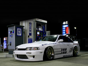 Картинка автомобили nissan datsun