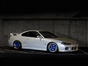 Картинка автомобили nissan datsun