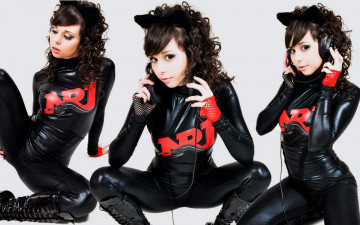 Картинка Ariel+Rebel девушки латекс