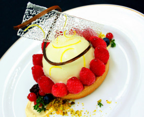 Картинка еда пирожные +кексы +печенье карамель малина крем пирожное