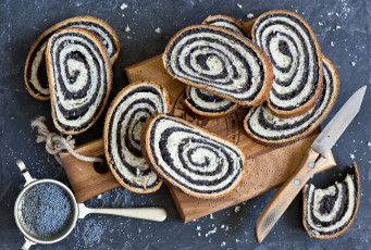 Картинка еда хлеб +выпечка нож мак маковый рулет