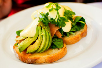 Картинка еда бутерброды +гамбургеры +канапе лосось сыр зелень авокадо