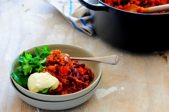 Картинка еда вторые+блюда тушеная капуста фасоль сметана зелень второе блюдо