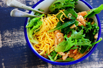 Картинка еда вторые+блюда второе блюдо мясо зелень лапша