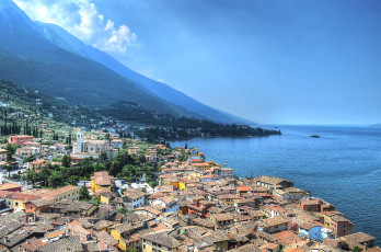 Картинка города -+панорамы дома вода горы