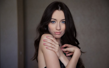 Картинка zsanett девушки zsanett+tormay взгляд глаза руки