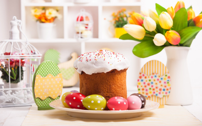Обои картинки фото праздничные, пасха, blessed, easter, spring, holiday, decoration, tulips, cake, eggs, выпечка, глазурь, тюльпаны, яйца, кулич, стол