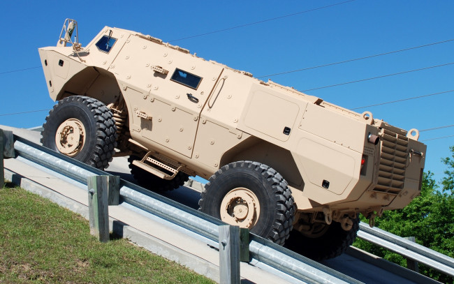 Обои картинки фото техника, военная техника, уклон