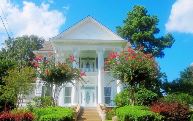 Обои картинки фото города, - здания,  дома, дом, лето, кусты, деревья