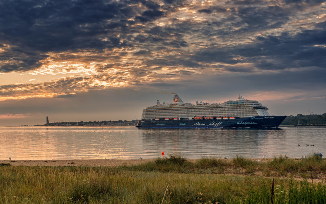 Обои картинки фото корабли, лайнеры, круиз, лайнер