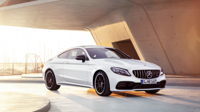 Обои картинки фото mercedes-benz amg c-63 s coupe 2019, автомобили, mercedes-benz, s, c-63, amg, белый, 2019, coupe