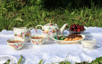 Картинка еда напитки +чай сахар чашки конфеты печенье чайник поляна чай вишня