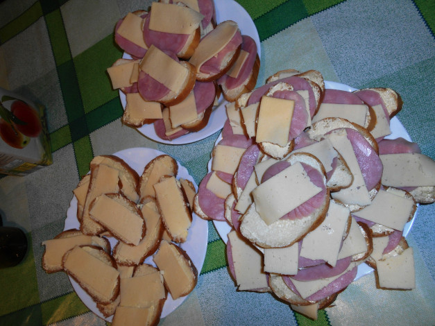 Обои картинки фото еда, бутерброды,  гамбургеры,  канапе, хлеб, колбаса, сыр