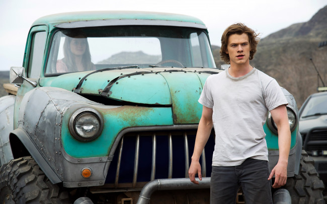 Обои картинки фото кино фильмы, monster trucks, lucas, daniel, till