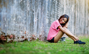 Картинка девушки -+брюнетки +шатенки брюнетка поза