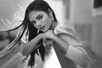 Картинка девушки -+черно-белые монохром