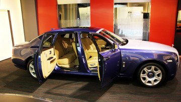 Картинка rolls royce ghost автомобили выставки уличные фото rolls-royce motor cars ltd великобритания класс-люкс