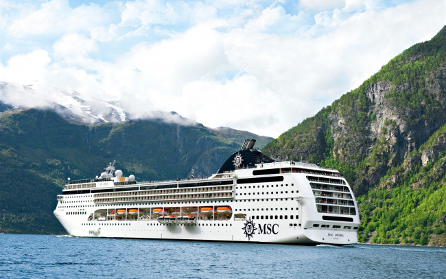 Обои картинки фото корабли, лайнеры, горы, круиз