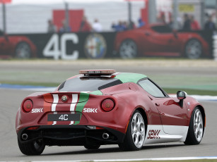 Картинка автомобили alfa+romeo 960 2014 красный safety car alfa romeo sbk 4c