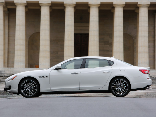 Обои картинки фото автомобили, maserati, светлый, 2013г, quattroporte