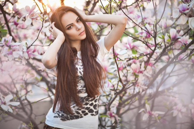 Обои картинки фото девушки, -unsort , брюнетки,  шатенки, магнолия