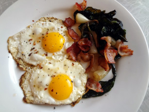 Картинка еда Яичные+блюда бекон глазунья яичница