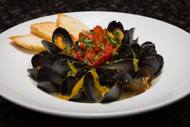 Обои картинки фото еда, рыба,  морепродукты,  суши,  роллы, снедь