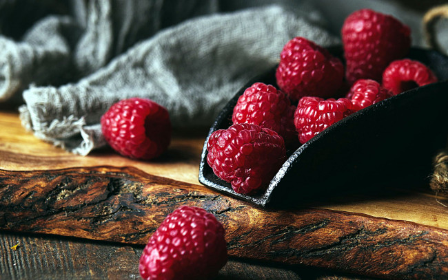 Обои картинки фото еда, малина, ягоды, спелая
