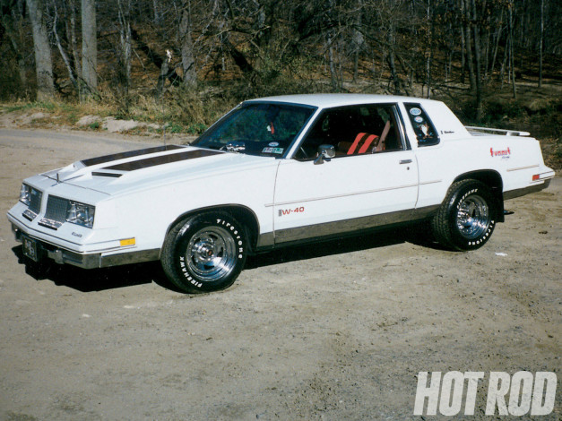 Обои картинки фото автомобили, oldsmobile, cutlass