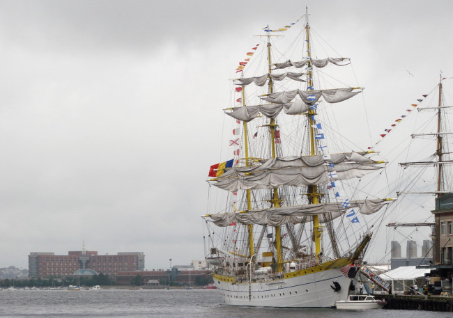 Обои картинки фото корабли, парусники, мачты, причал